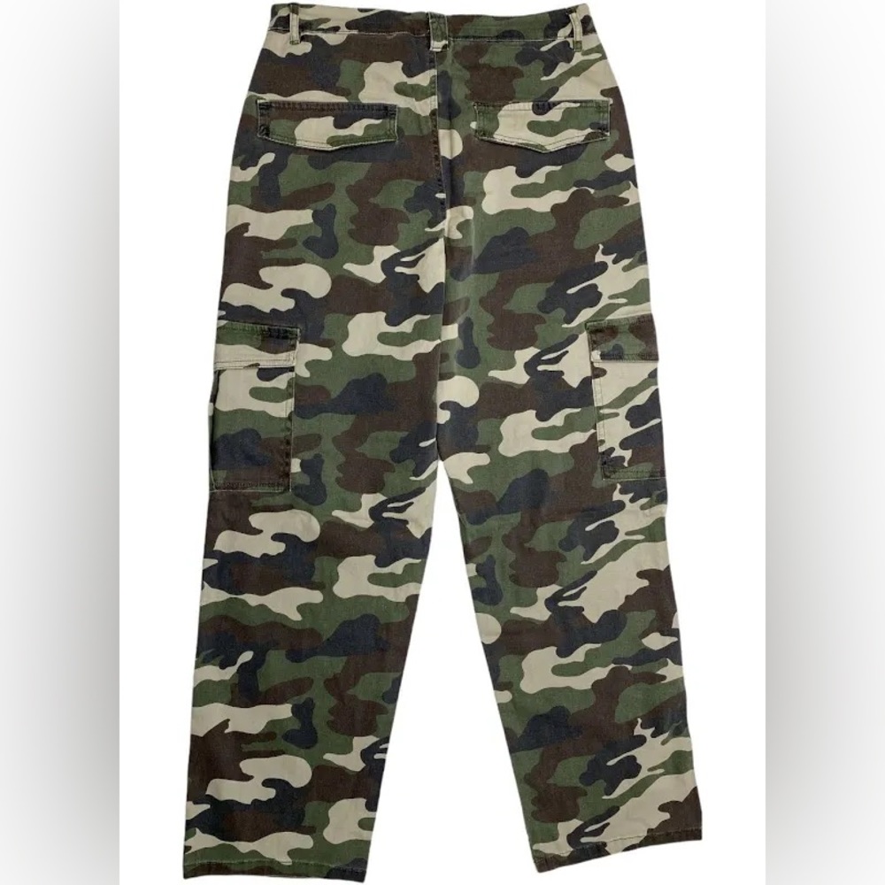 Refuge Classic High Rise Cargo, Camouflage Green and Black size XL
